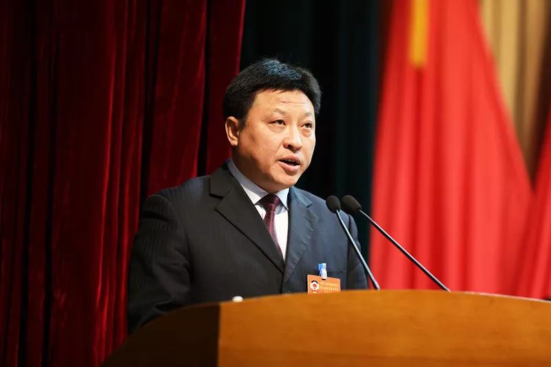 县委书记陈斌,县委副书记,县长雷连鸣,县人大常委会主任王德冠等四