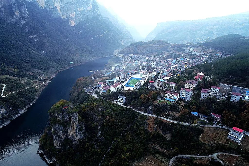 赏析渔峡口镇中心学校我和我的祖国