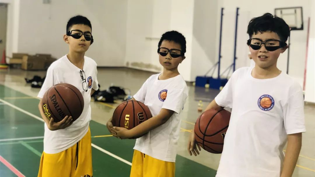 usba篮球竞训营过半 孩子的笑脸和成长印证家长"放手"的明智_训练营