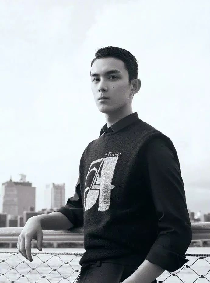 吴磊37侧分发型帅成小胡歌