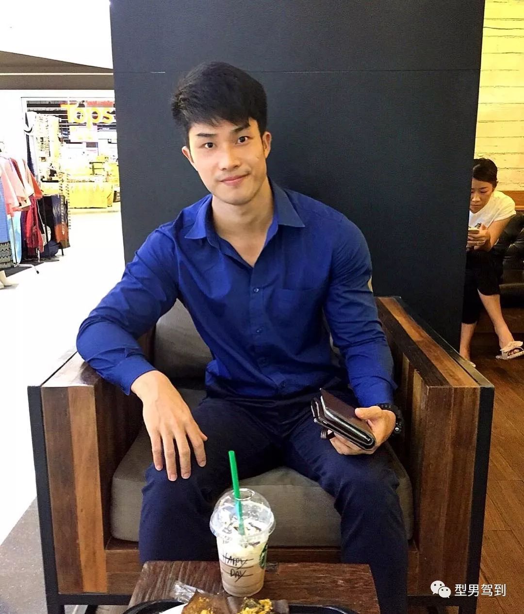 他是泰国最帅和尚脱衣后让人想破戒