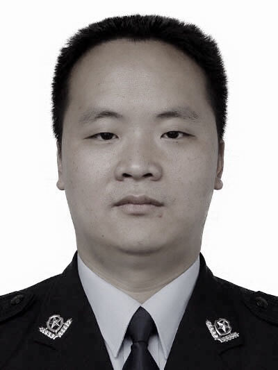 身边都打电话给邹晓徽很多他的同学和朋友看到何世林的微信步数增加了