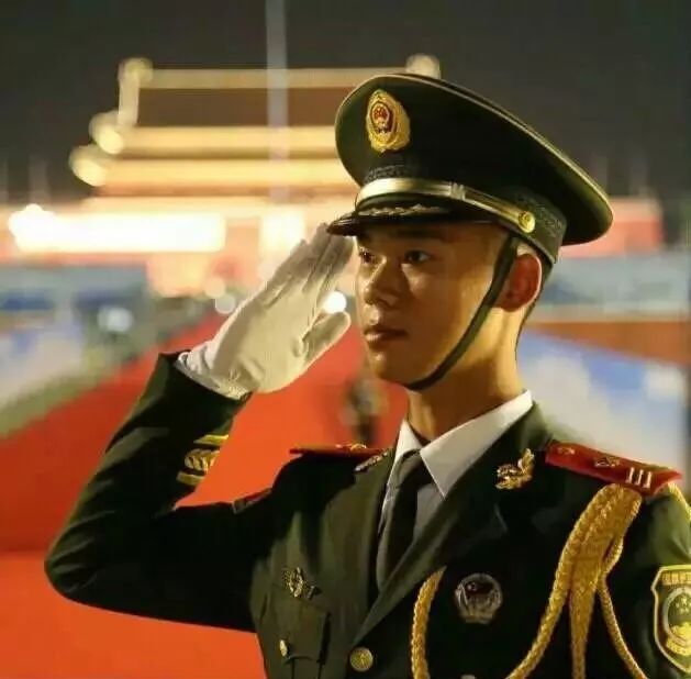 重磅这个开平帅哥曾是天安门国旗护卫队队员他回开平带队上课快来报名