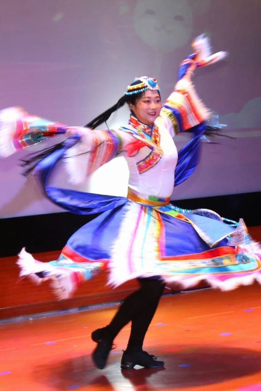 个性东辰谁说老师不可以二呢