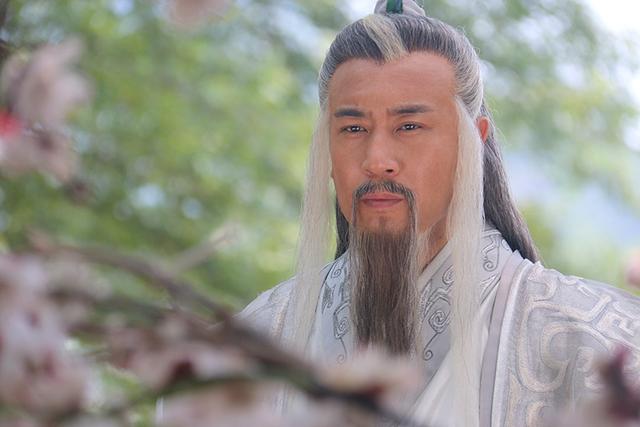 28岁因《曹操》入行,38岁靠"刘备"成名,45岁才凭"曹操"爆红_于和伟