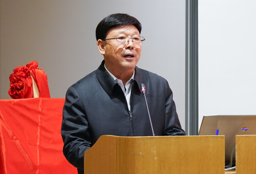 河南省慈善总会副会长盛国民发表讲话盛国民副会长在讲话中强调,脊柱