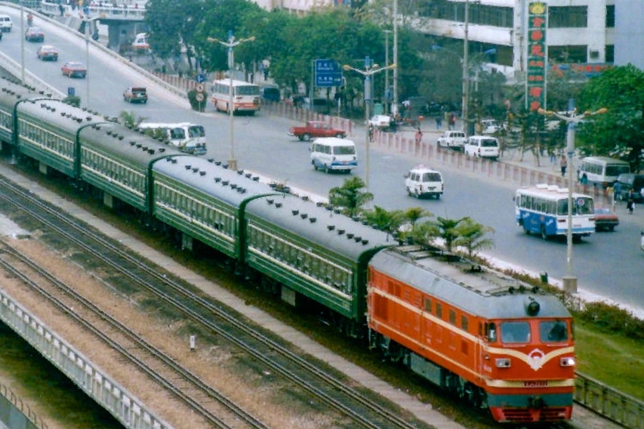 九十年代初的广东铁路,三茂线与深圳站