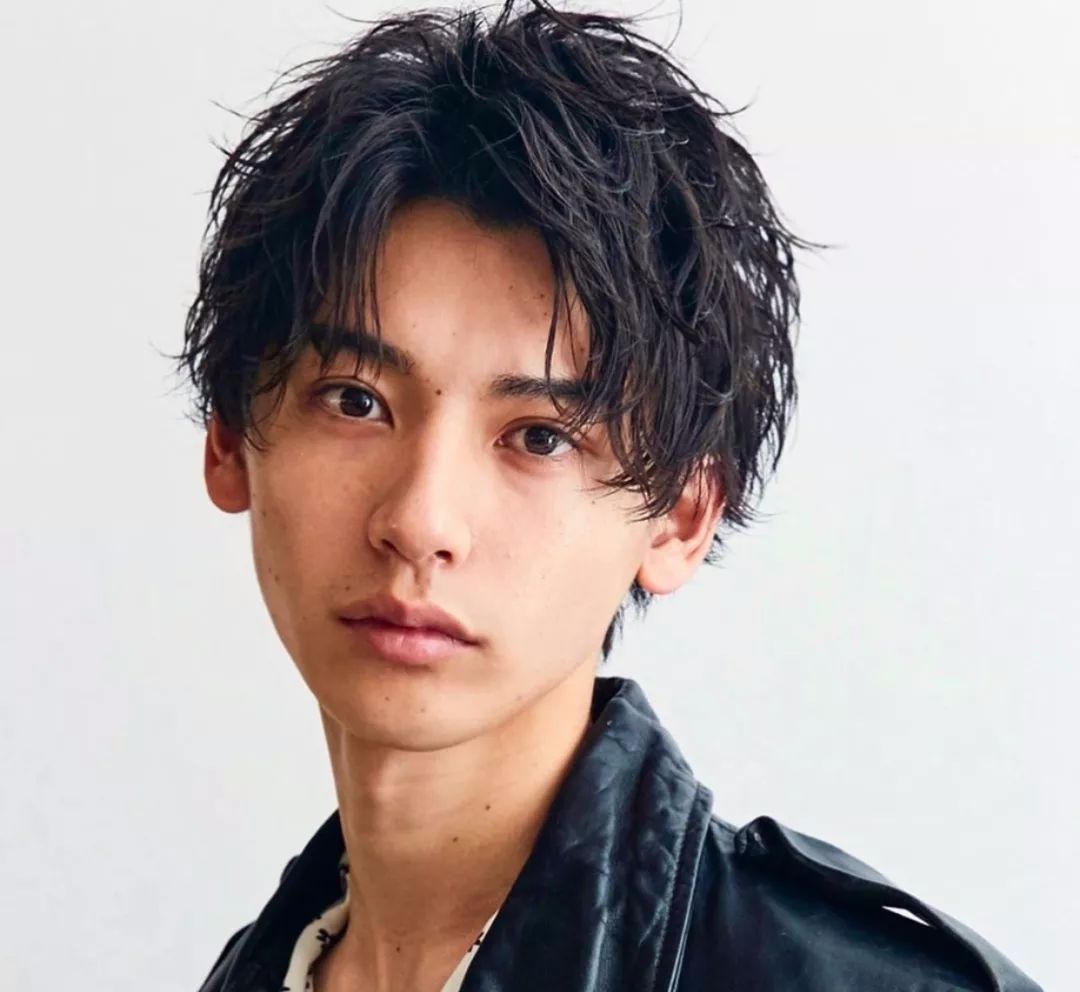 发型丨显发量的男生发型