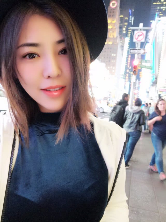 原创闯故宫露小宝私生活被扒炫富闯红灯相册是一部整容史