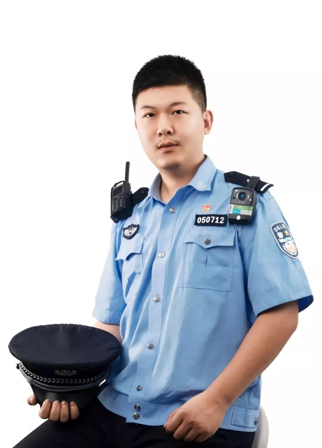 平安上海这位民警的这番话堪称最帅审讯