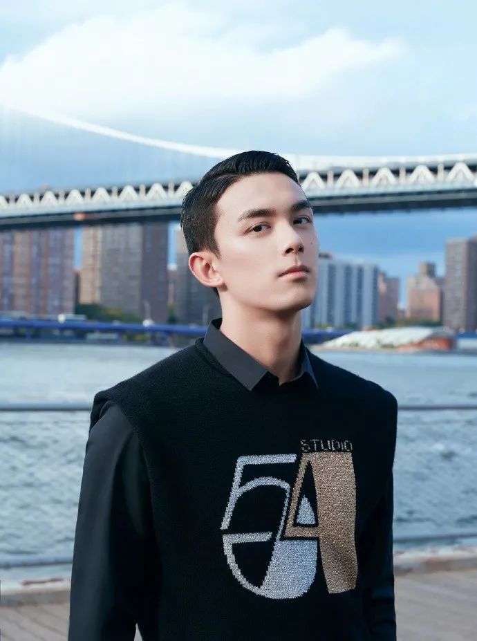 吴磊37侧分发型帅成小胡歌