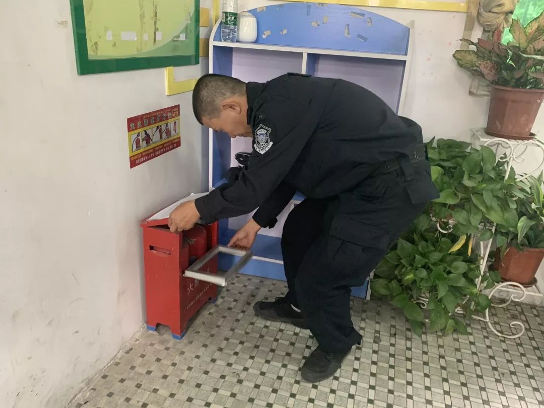 逢简小学开展期末校园安全隐患大排查工作