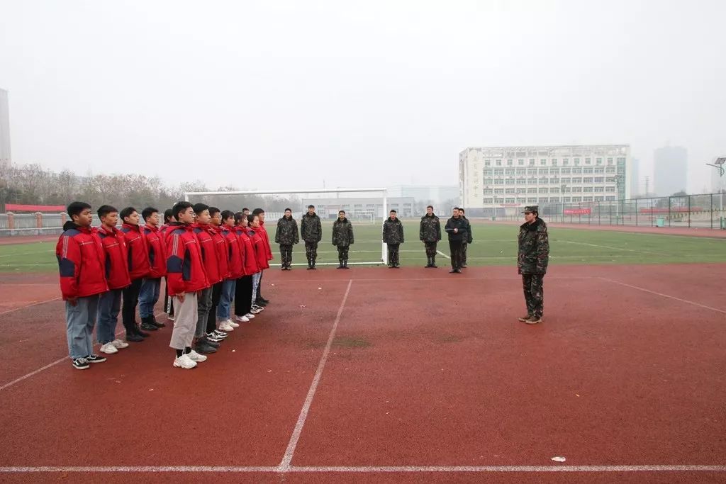 亳州工业学校校服图片