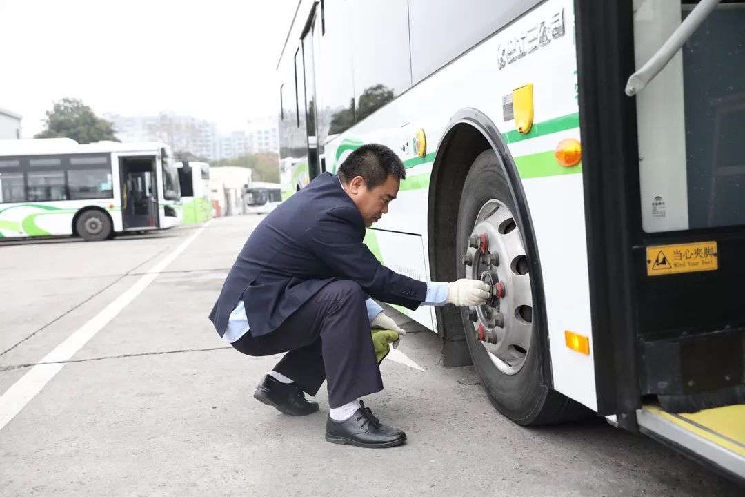 此外,久事公交集團積極落實服務保障車輛.