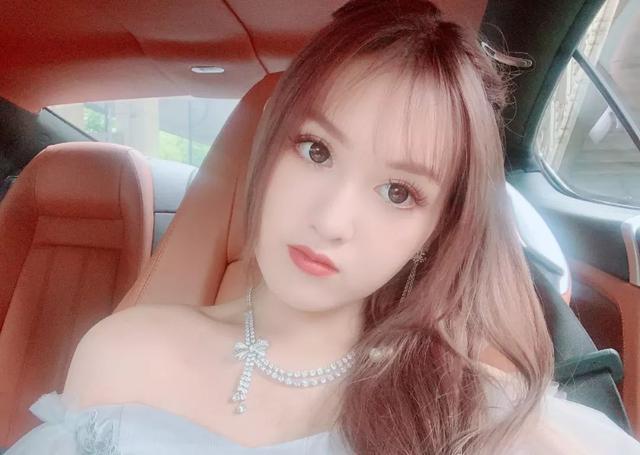 哥哥是富二代秦奋,她曾逛街一次花50万,19岁开公司成人生赢家