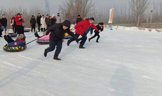 以上图片属于资料图片你还不心动吗好玩刺激的滑雪,滑冰,雪地抓兔子更