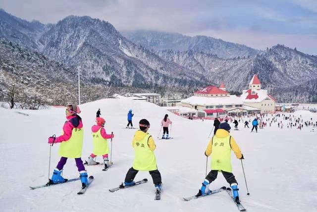 惠遊全球旅行推薦成都周邊遊滑雪場太子嶺西嶺雪山孟屯河谷