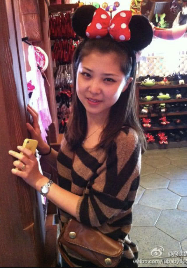 原创闯故宫露小宝私生活被扒炫富闯红灯相册是一部整容史