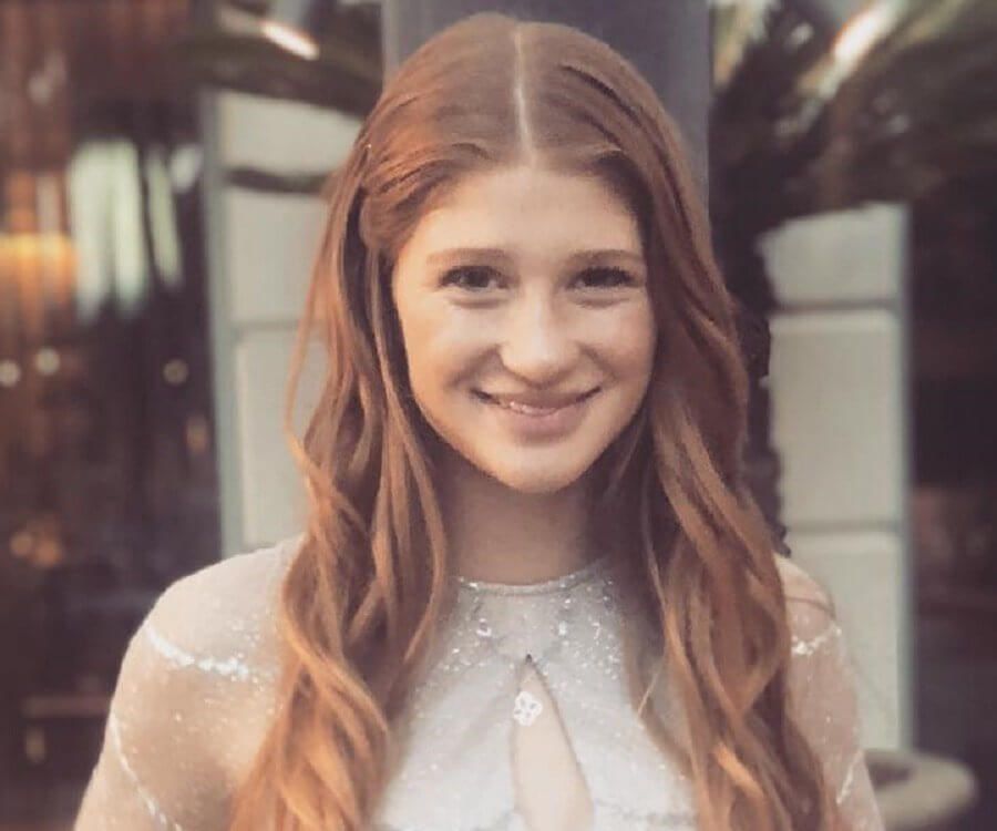 小女儿菲比phoebe gates,被认为是最像爸爸的,她对计算机充满了热情