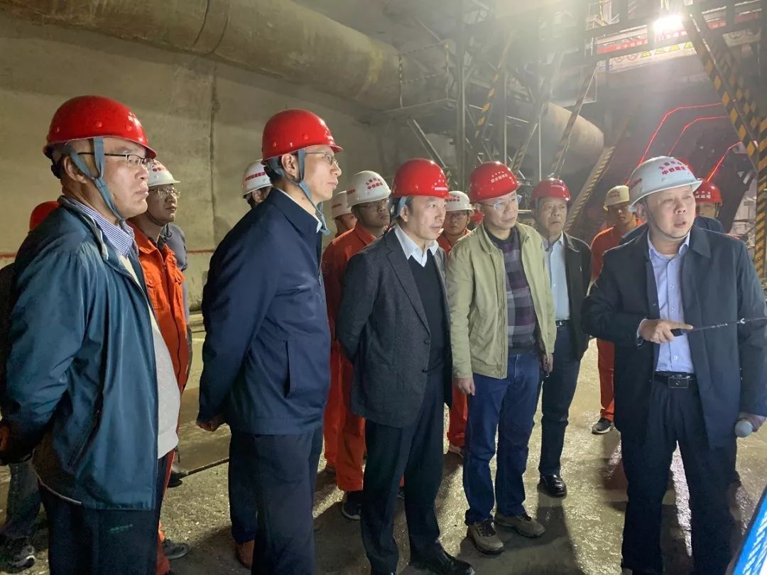 熊春庚慰问公司玉磨铁路建设者