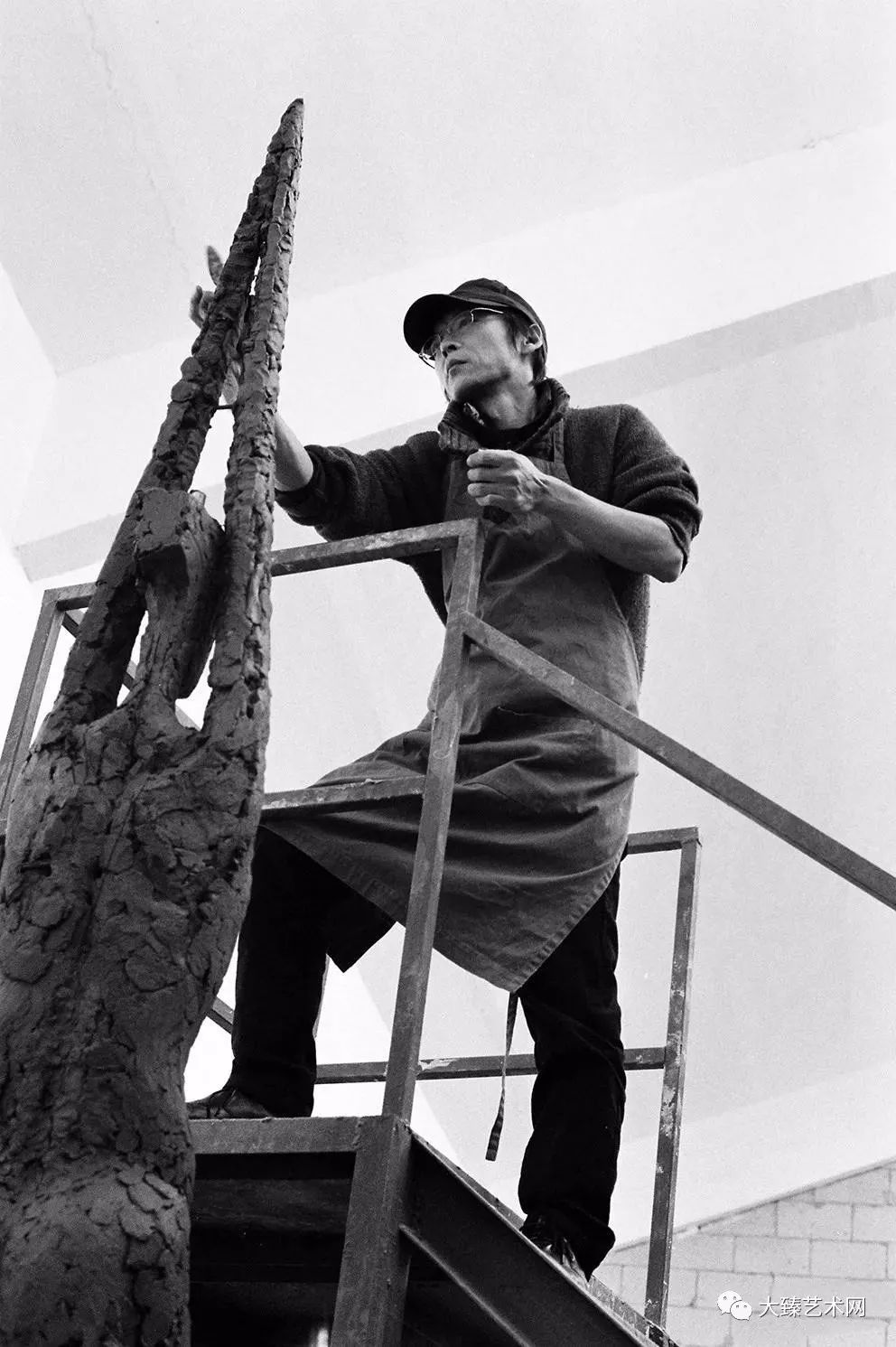 雕塑家陈涛他一直致力于人物题材的雕塑创作