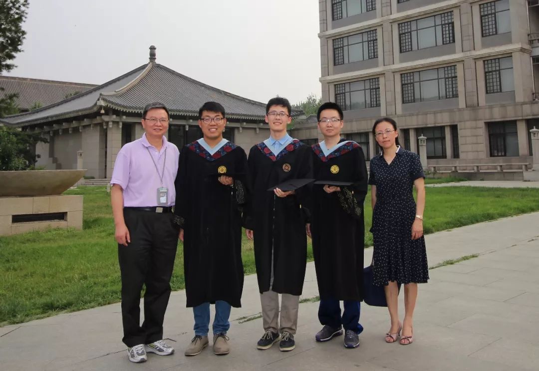 2013年獲得北京大學校長實名制推薦資格,進入北京大學化學與分子工程