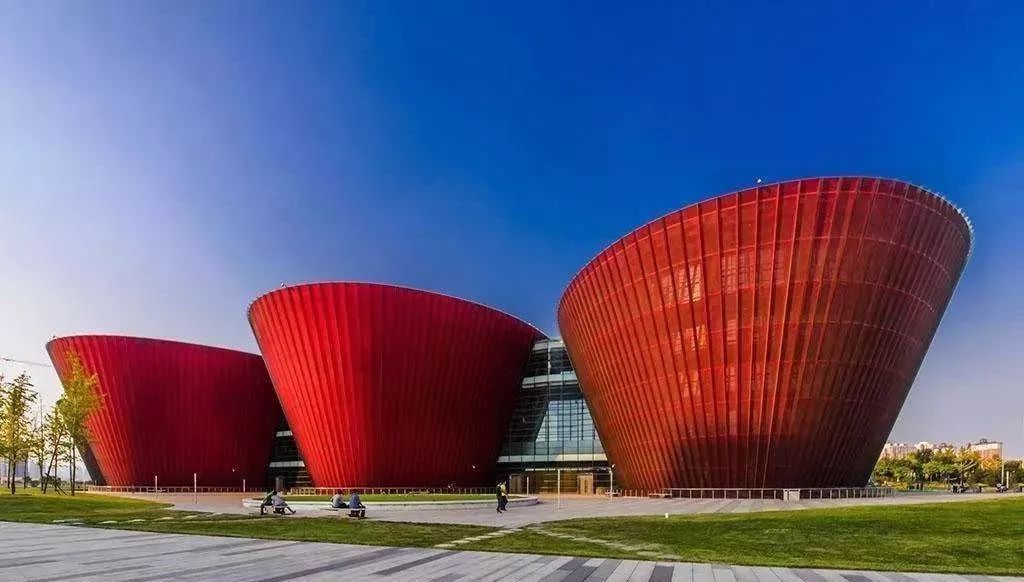 最新太原博物馆两大展古瓷抟土成金辉映牡丹盛世华容