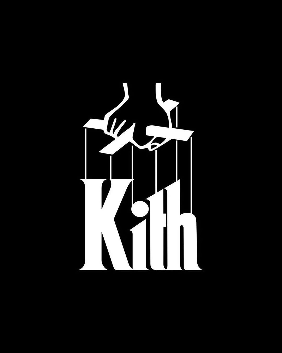 白兰度的经典形象出现在 hoodie 和 tee 上,另一件圆领卫衣上的提线木