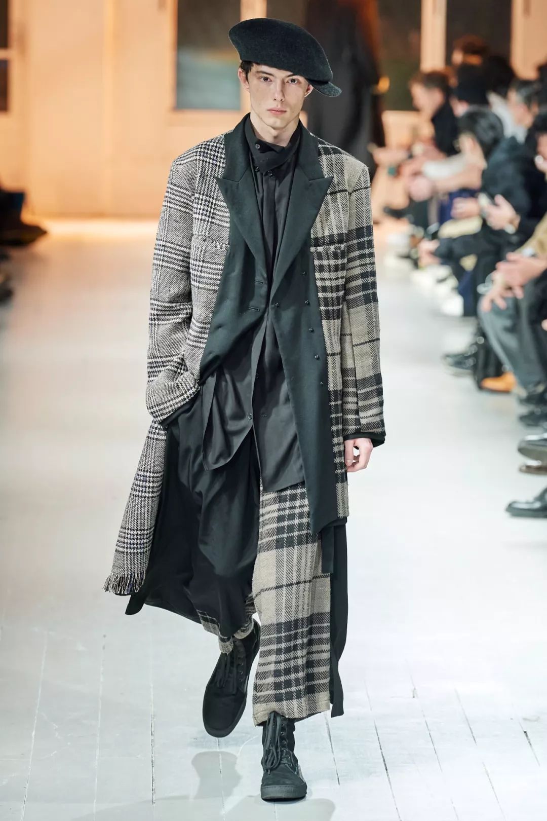 日本服装设计三巨头山本耀司川久保玲三宅一生2020秋冬全新系列发布