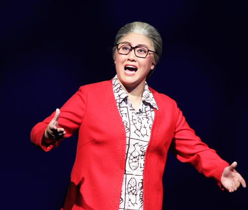 小香玉的父亲陈金榜,是常香玉大师的丈夫陈宪章先生与前妻的儿子