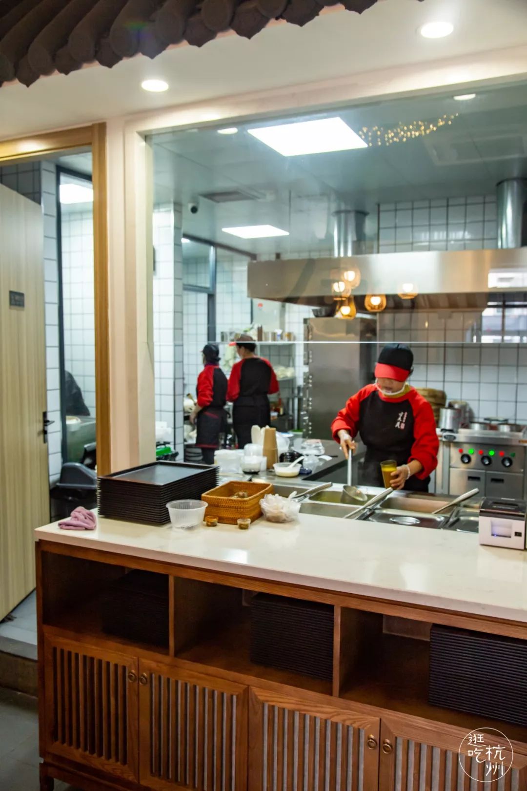 店里装修很特色,完全不像是小吃店狭小简朴的样子,很是雅致格调.