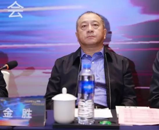 禹洲金控集团董事长金胜▲高级副总裁萧睿▲副总裁齐鸣▲副总裁找岩