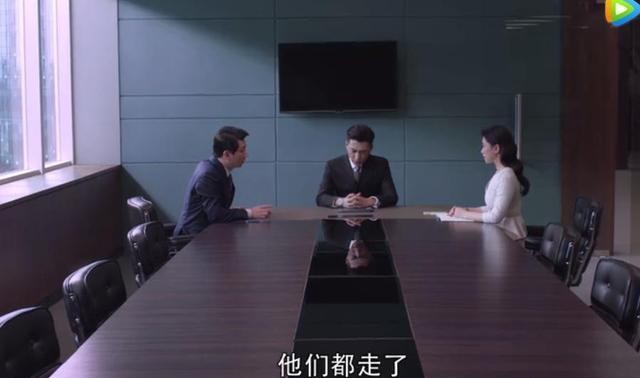 《精英律师》感情线留白?两细节表明何赛正式恋爱,罗槟没选戴曦