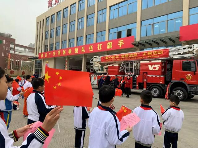 关爱未成年人四会新春送祝福关怀暖童心