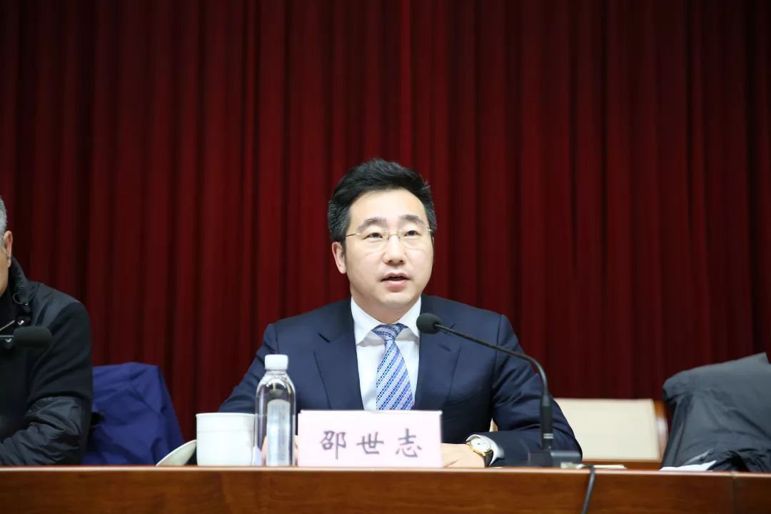 新场镇党委书记邵世志,浦东新区科经委副主任杨新民,市经信委生物医药