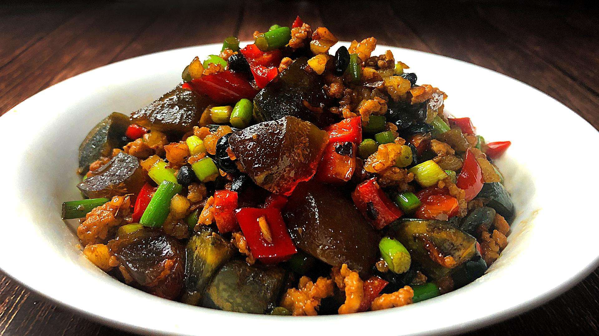 肉末炒皮蛋家常下饭小炒百吃不厌