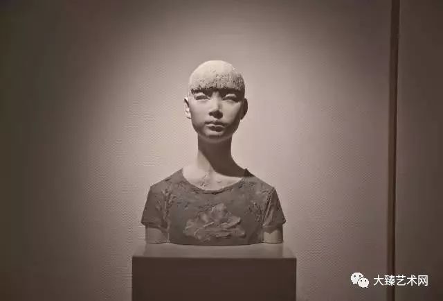 雕塑家陈涛他一直致力于人物题材的雕塑创作