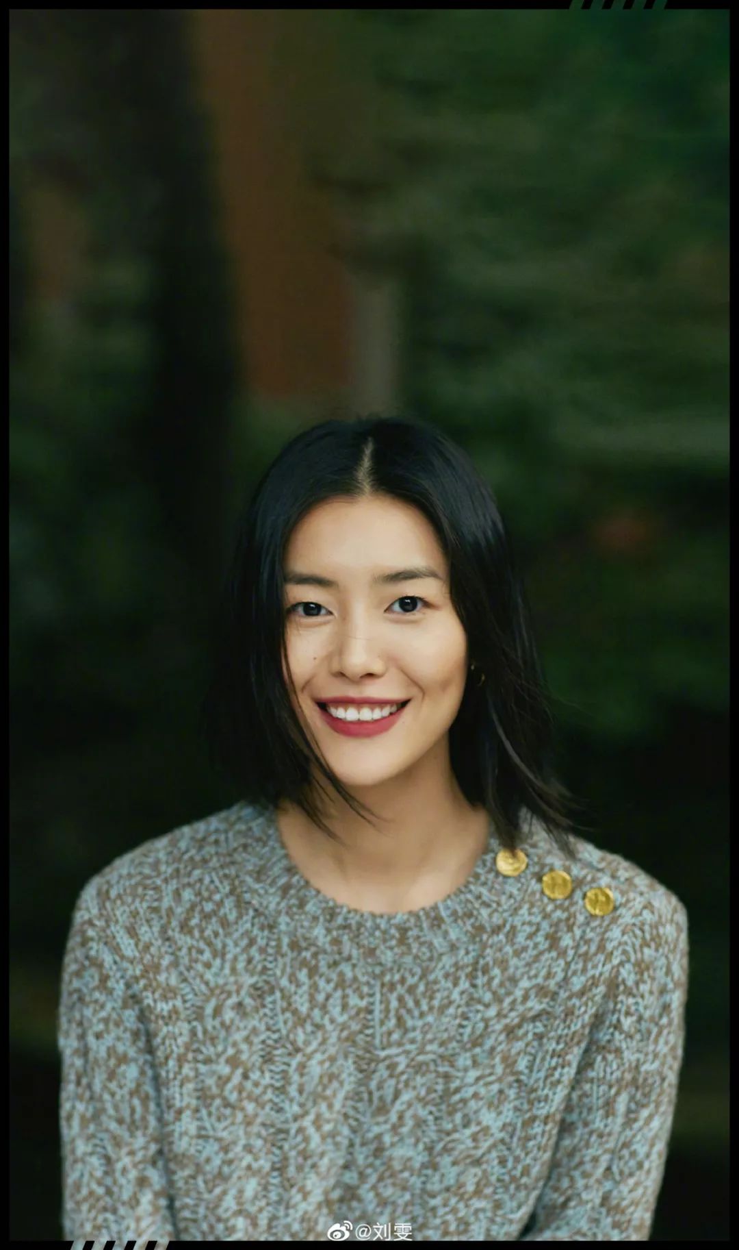 她是历史上第一位走维密秀的东亚超模第一位登上美版《vogue》的中国
