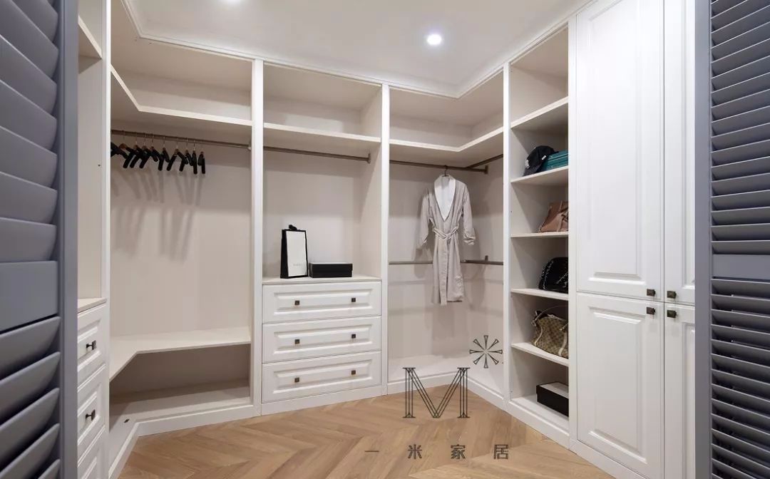 主卫改成衣帽间,居然这么好用,朋友看到都羡慕!_卫生间