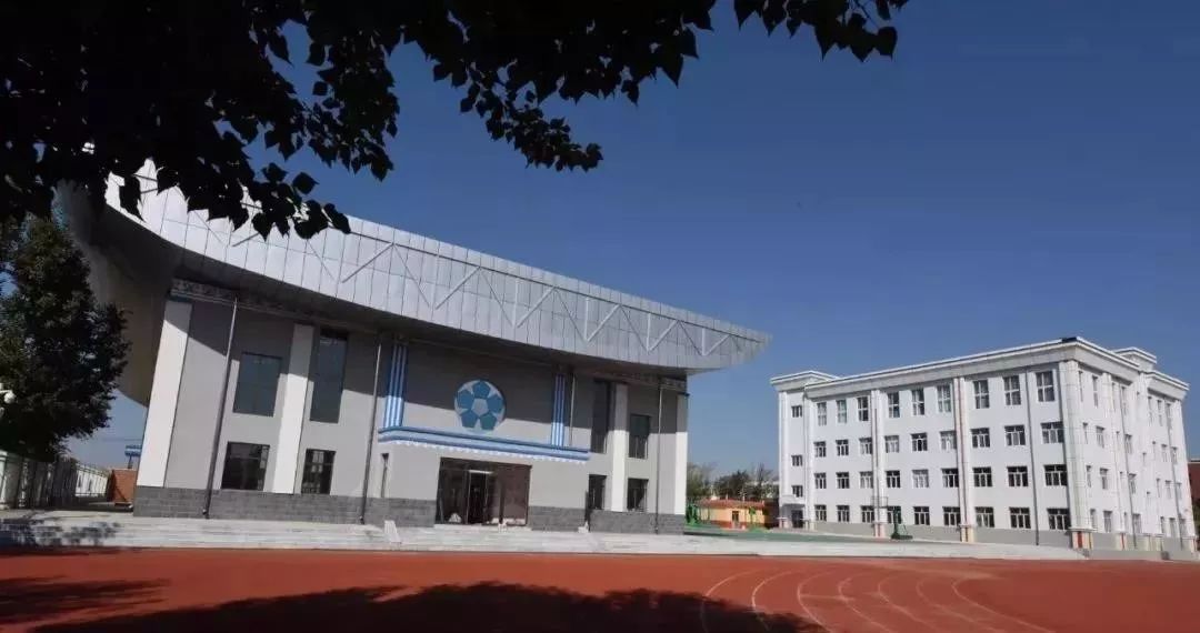 四川民族学院综合楼图片
