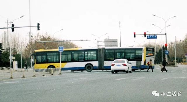 始于4路3183 再次用胶片机记录北客京华小京后公交车_相机