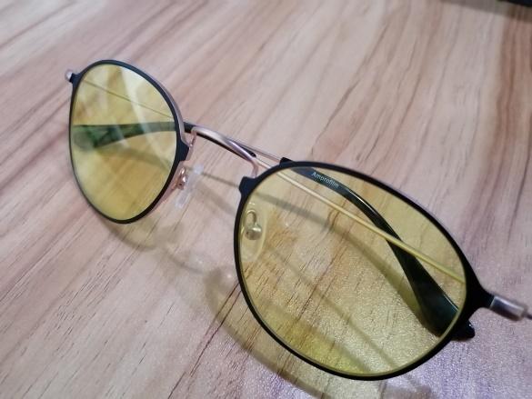 prisma与安汰蓝防蓝光眼镜对比评测有色防蓝光眼镜之争