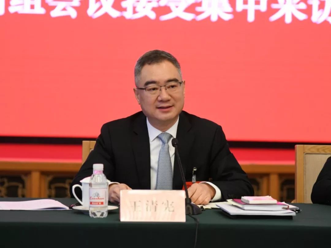 市委书记市长在青岛代表团媒体开放日上纵论青岛发展之势和双区建设