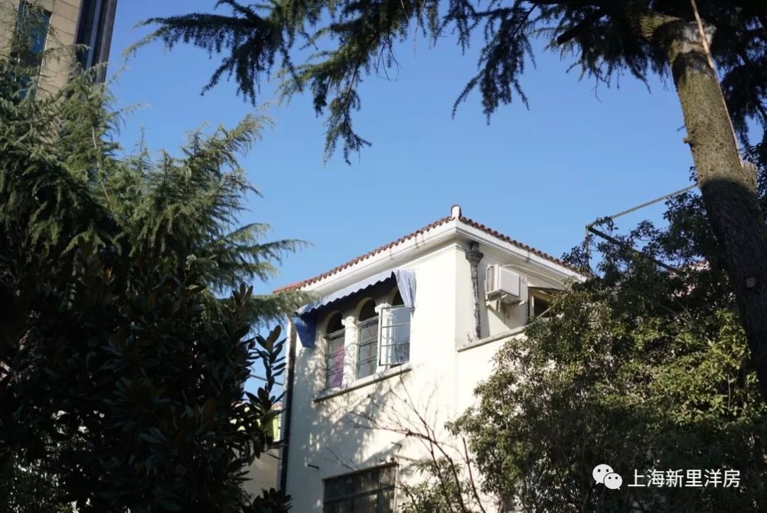 以上文字摘自《开埠后的上海住宅》最近,新出了一套上方花园的整栋