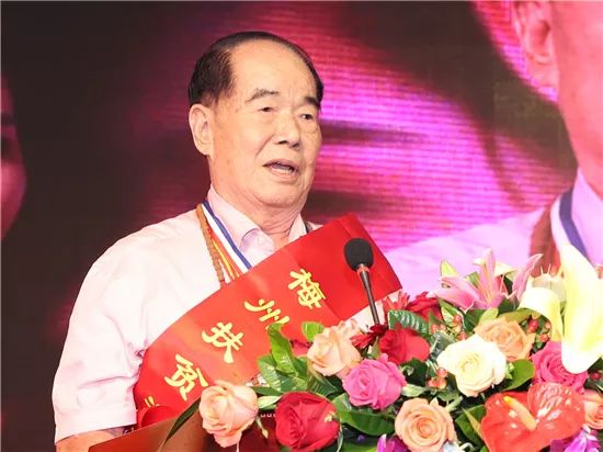 这位梅州富豪又一大手笔,投资30亿反哺家乡!_许应裘