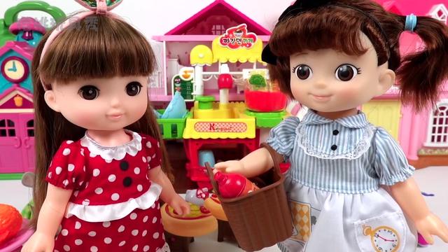 樱桃玩具秀:婴儿娃娃蘑菇厨房玩具 给小鲨鱼家族做饭吃吧