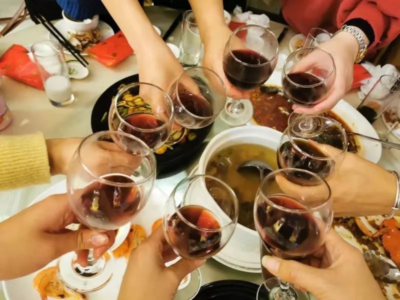 我们一起开怀畅饮,一起加油!2020年我们重新出发!