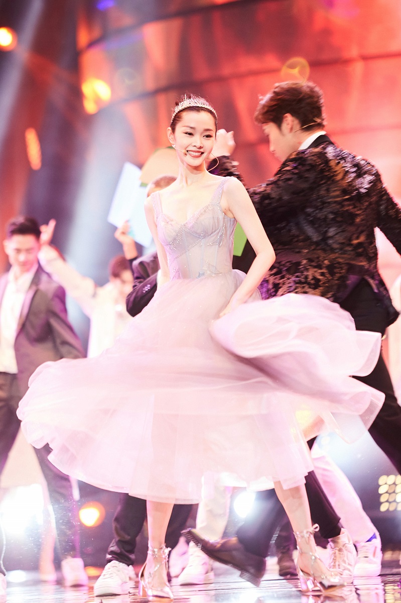 宋轶现身盛典斩获超级突破女演员推荐