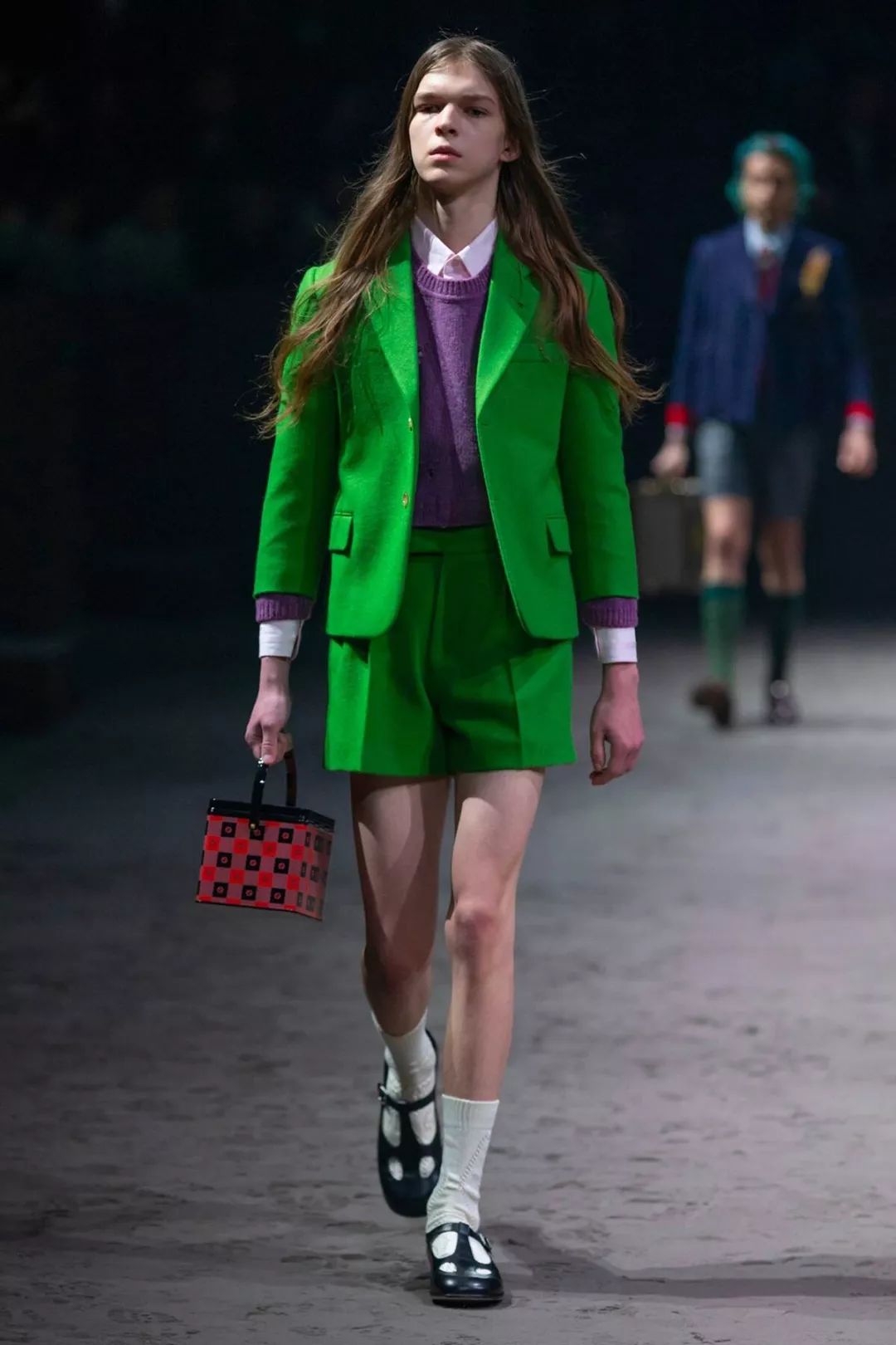 古驰gucci 手写logo引争议!网友:明显是设计师没收到钱