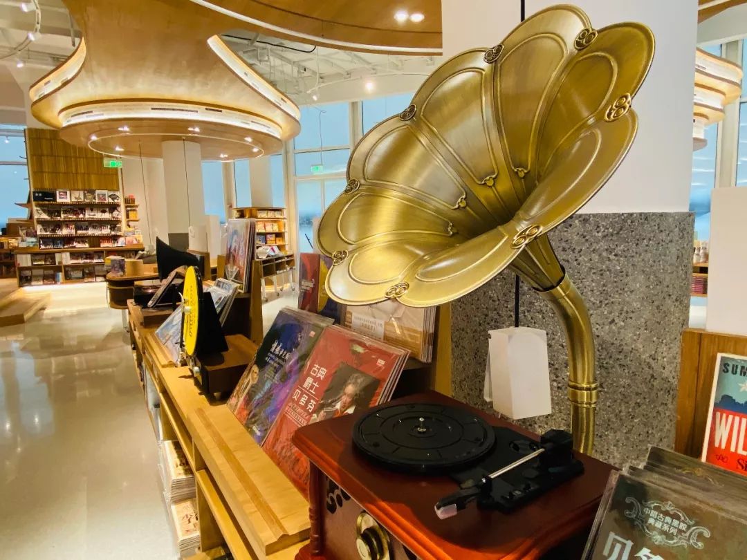 音乐主题社区书店方庭欢乐里店试营业